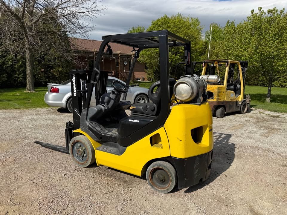 Komatsu 4